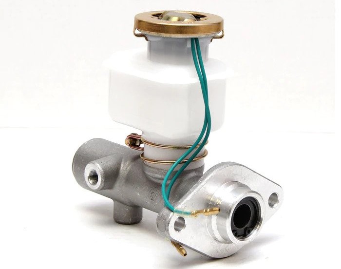 An image of a 46010-04H00 Master Cylinder